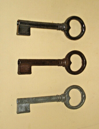 Schlüssel Länge 11 cm Hohldorn, für schwere Schlösser, in Eisen-Rost-Zinn Antik