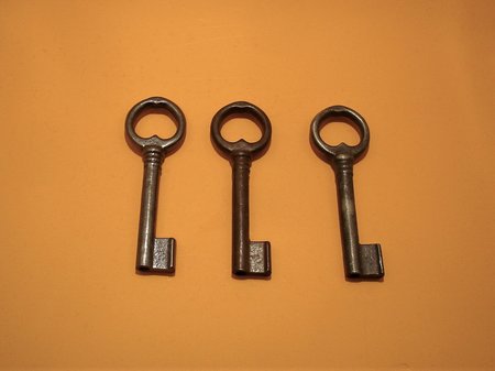 Schlüssel, Rohling Oberfläche in Eisen-Rost-Zinn Antik