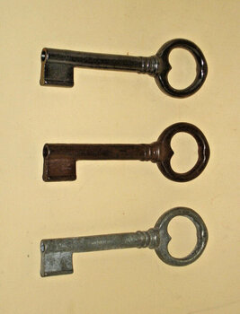 Schlüssel Länge 11 cm Hohldorn, für schwere Schlösser, in Eisen-Rost-Zinn Antik